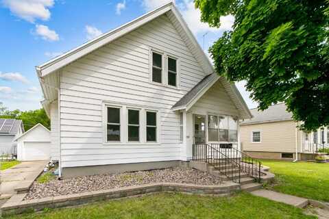 729 W Cook Street, Portage, WI 53901
