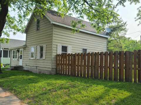 210 N Union Street, Mauston, WI 53948