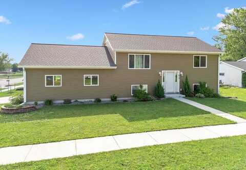 415 Midway Drive, Reedsburg, WI 53959