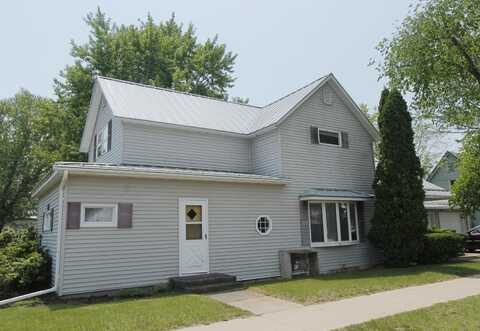55 Barry Street, Montello, WI 53949