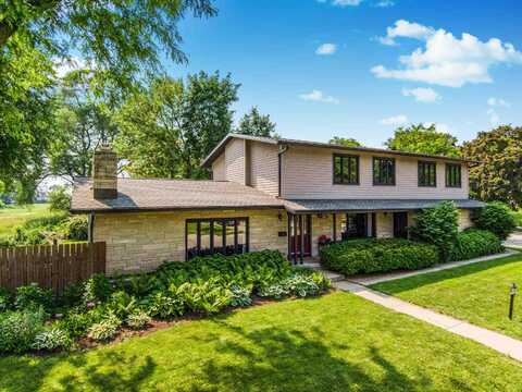 122 S Yellowstone Drive, Madison, WI 53705