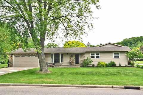 985 Fairway Circle, Plain, WI 53577