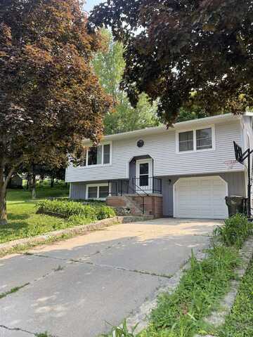215 Valders Boulevard, Barneveld, WI 53507
