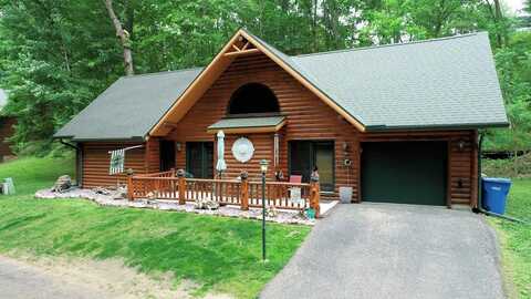 55 Bowman Road, Wisconsin Dells, WI 53965