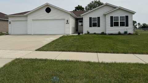 1615 Prairie Knoll Drive, Janesville, WI 53546