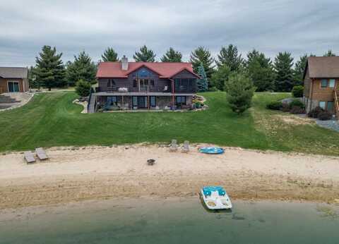 N8184 Clearwater Drive, New Lisbon, WI 53950