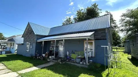 526 N Locust St, Dexter, MO 63841