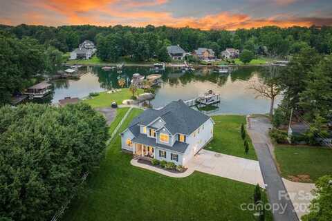 2593 Las Brisas Lane, Denver, NC 28037