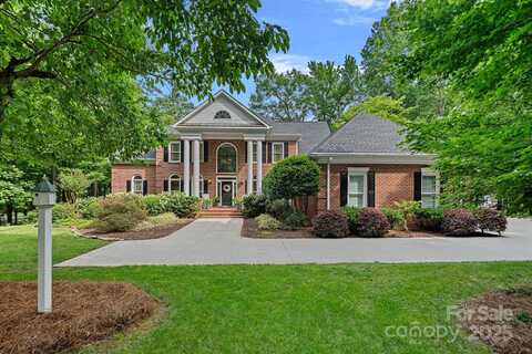 1317 Longleaf Court, Matthews, NC 28104
