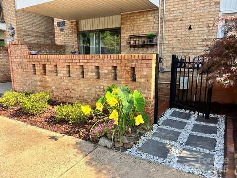 4736 Hedgemore Drive, Charlotte, NC 28209