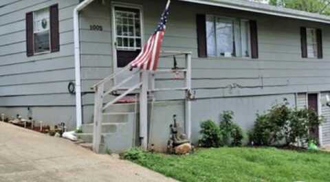 1005 Burford Ct, Doniphan, MO 63935