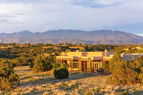 11 E Golden Eagle Road, Santa Fe, NM 87506