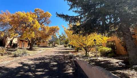 120 Camino Santiago, Santa Fe, NM 87501