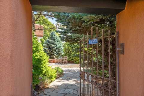 10 San Rafael Drive, Santa Fe, NM 87506
