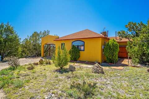 6561 Sahchu Street, Cochiti Lake, NM 87083