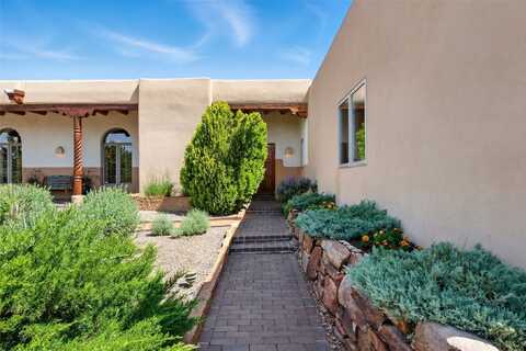 39 Camino Cabo, Santa Fe, NM 87508