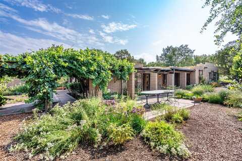 105 Calle Golondrina, Santa Fe, NM 87505