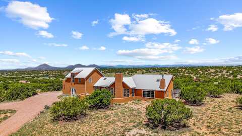 257 Camino Los Abuelos, Santa Fe, NM 87508