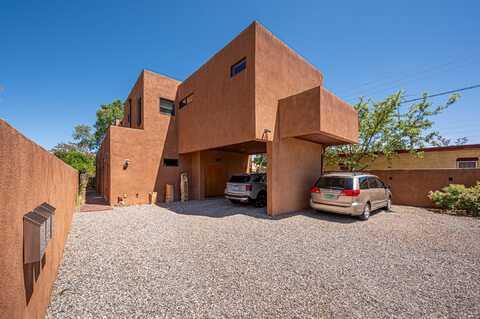 543 Juanita, Santa Fe, NM 87501