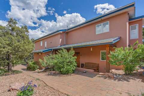 22 Madre De Dios, Santa Fe, NM 87505