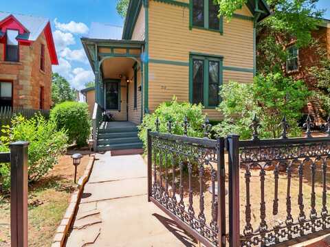 719 Jackson Avenue, Las Vegas, NM 87701