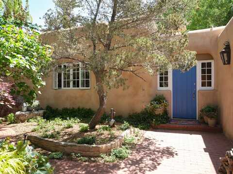 609 Miller, Santa Fe, NM 87505