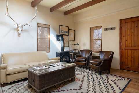 818 Manhattan Avenue, Santa Fe, NM 87501