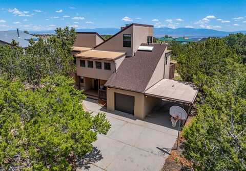 620 Navajo, Los Alamos, NM 87544