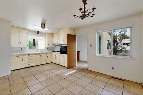 1017 Practilliano Drive, Santa Fe, NM 87505