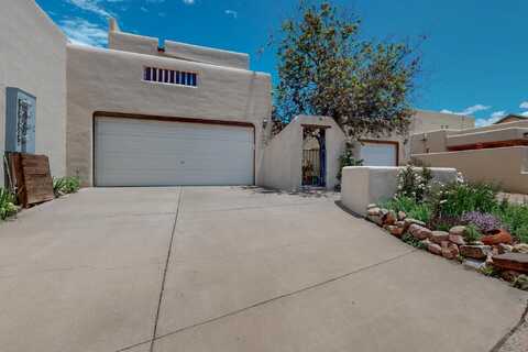 3260 La Paz, Santa Fe, NM 87507