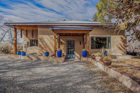 47 County Rd 41A, Alcalde, NM 87511