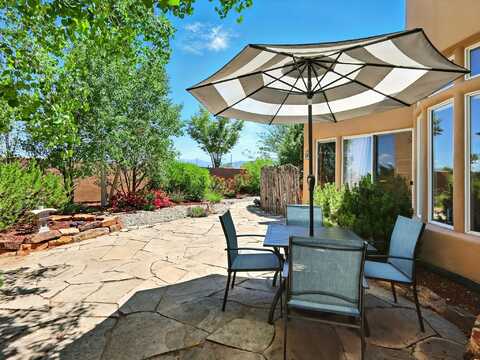 29 Brilliant Sky Dr, Santa Fe, NM 87508