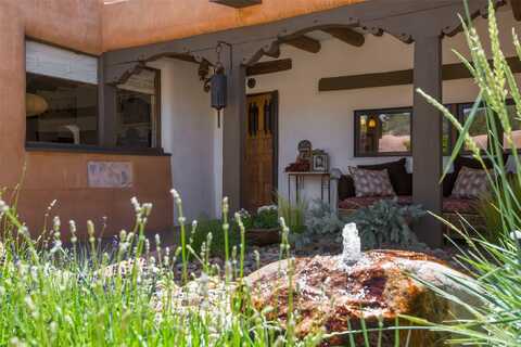 576 Camino Del Monte Sol, Santa Fe, NM 87505