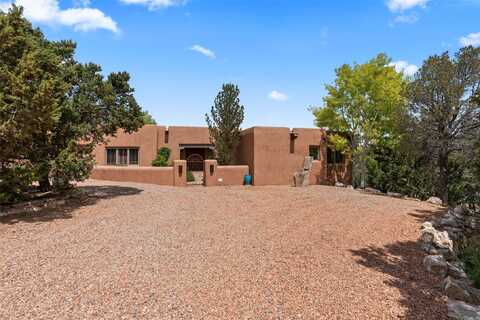 1203 Sierra Del Este, Santa Fe, NM 87501