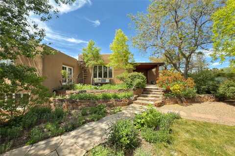 559 Camino Del Monte Sol, Santa Fe, NM 87505