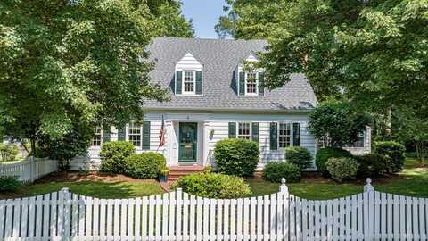 4 ONANCOCK ST, ONANCOCK, VA 23417