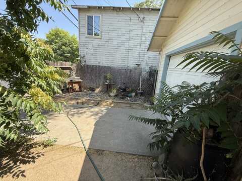 728 Lincoln Street, Red Bluff, CA 96080
