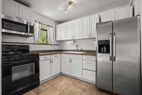 20650 Matamoros Street, Redding, CA 96002