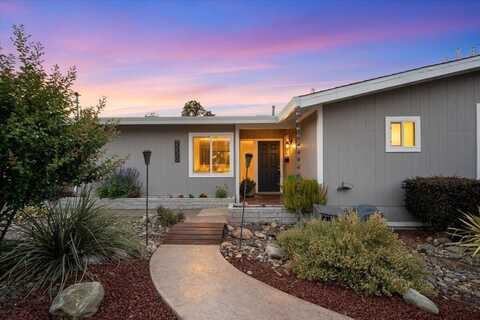 2220 Gold Street, Redding, CA 96001