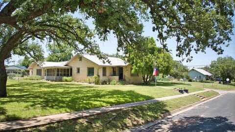 704 Live Oak St, Mason, TX 76856