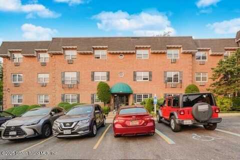 400 Maryland Avenue, Staten Island, NY 10305