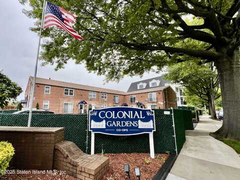 55 Vera St, Staten Island, NY 10305