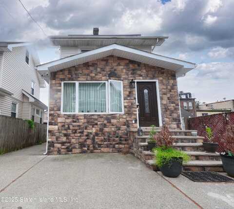 3 Taylor Court, Staten Island, NY 10310