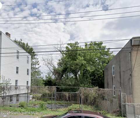 203 York Avenue, Staten Island, NY 10301