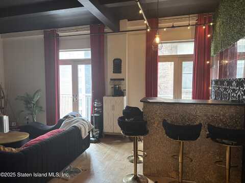 16 W 19th Street, New York, NY 10011