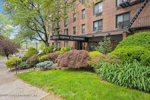 830 Howard Avenue, Staten Island, NY 10301