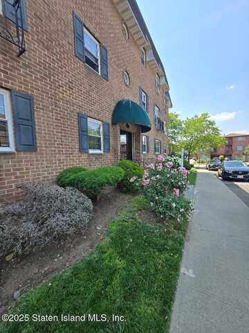 416 Maryland Avenue, Staten Island, NY 10305