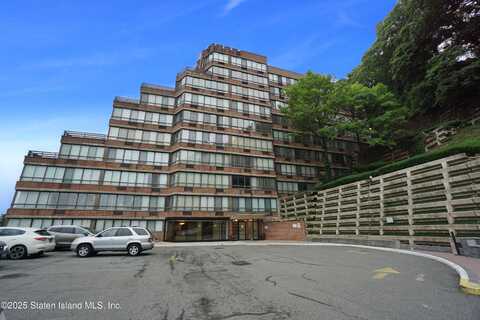 755 Narrows Road N, Staten Island, NY 10304
