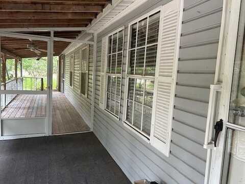 121 White Pine Ln, Georgetown, FL 32139