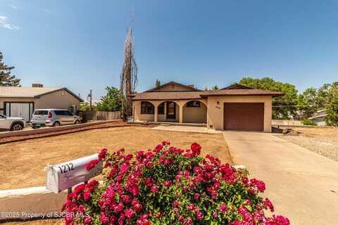 1212 PARKLAND Drive, Aztec, NM 87410